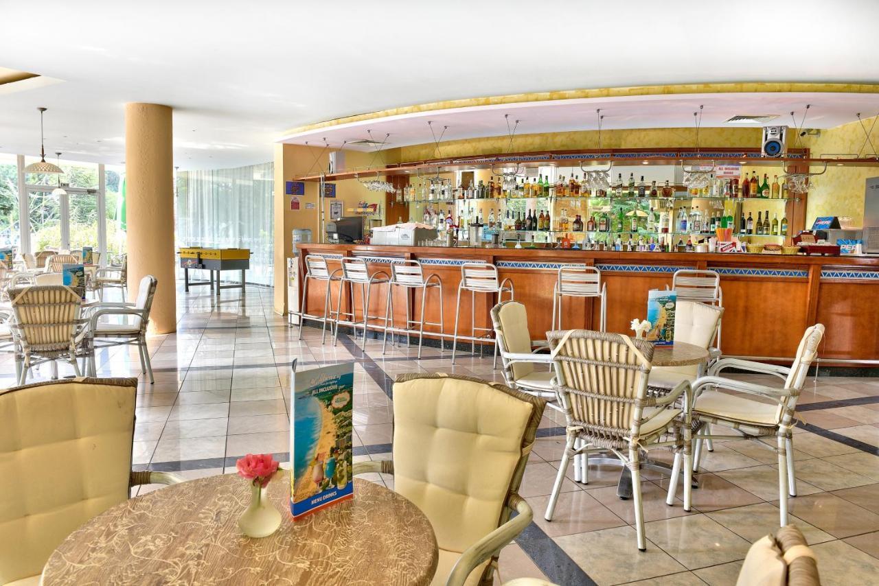 Hotel Laguna Garden Albena Buitenkant foto